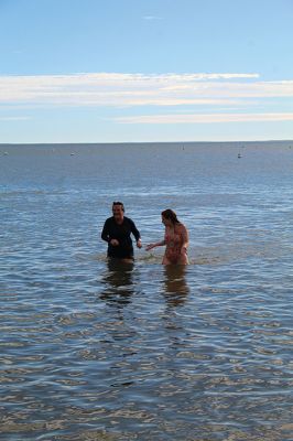 Mattapoisett Polar Plunge
New Year’s Day 2023 was bright and balmy when over 100 “plungers” ran, walked, hopped and slid into the freezing waters at Mattapoisett Town Beach. The event was hosted by an ad hoc group collecting donations for those battling cancer. The group has been successful in their efforts to help offset the unseen costs associated with a cancer diagnosis impacting local families. Heather Bichsel of the group said that this year they collected approximately $2,500, monies that will be given to a local family as wel
