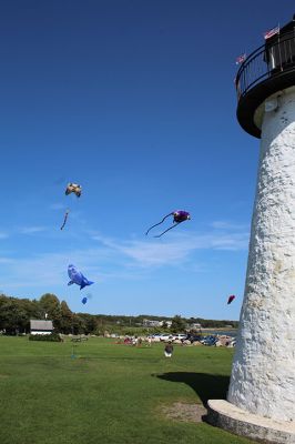 Ned's Point Wind
Saturday's visitors to Ned's Point were greeted by a sky full of spectacular animated kites depicting sea life. Photos by Mick Colageo
