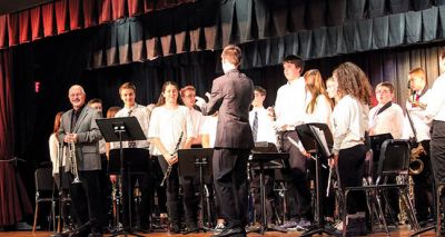 ORR Junior High School Holiday Concert
ORR Junior High School hosted another holiday concert to a packed auditorium on December 19. The audience enjoyed seasonal selections performed by the Jazz Band, 7th-grade Band, 8th-grade Band, and the Chorus. Photos by E.O. Bednarczyk
