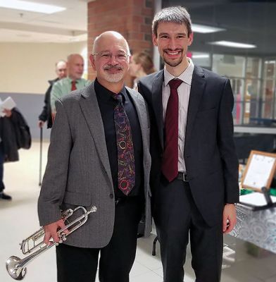 ORR Junior High School Holiday Concert
ORR Junior High School hosted another holiday concert to a packed auditorium on December 19. The audience enjoyed seasonal selections performed by the Jazz Band, 7th-grade Band, 8th-grade Band, and the Chorus. Photos by E.O. Bednarczyk
