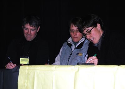 Lizzie T's Spelling Bee
Elizabeth Taber Library's First Annual Lizzie T's Spelling Bee. March 8, 2007
Team: Oh Bee-Have; Erica Nourjian, Heike Milhench, & Liza Appelby, with Tom Owen standing in.
