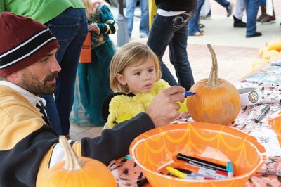 Plumb Corner Halloween Party
Every year, the ghosts, ghouls, princesses, and superheroes come out to the Annual Plumb Corner Halloween Party, sponsored in part by the Friends of the Plumb Library. DJ Howie provided the tunes, and families enjoyed pumpkin painting, a costume contest, and a variety of spooky-themed crafts and activities. Photos by Colin Veitch
