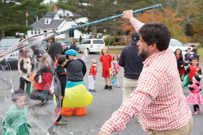 Plumb Corner Halloween Party
Every year, the ghosts, ghouls, princesses, and superheroes come out to the Annual Plumb Corner Halloween Party, sponsored in part by the Friends of the Plumb Library. DJ Howie provided the tunes, and families enjoyed pumpkin painting, a costume contest, and a variety of spooky-themed crafts and activities. Photos by Colin Veitch
