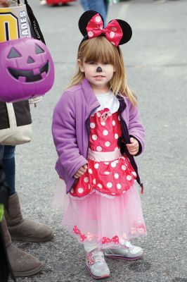 Plumb Corner Halloween Party
Every year, the ghosts, ghouls, princesses, and superheroes come out to the Annual Plumb Corner Halloween Party, sponsored in part by the Friends of the Plumb Library. DJ Howie provided the tunes, and families enjoyed pumpkin painting, a costume contest, and a variety of spooky-themed crafts and activities. Photos by Colin Veitch
