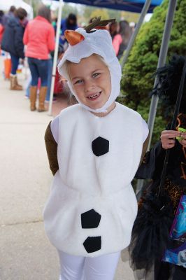 Plumb Corner Halloween Party
Every year, the ghosts, ghouls, princesses, and superheroes come out to the Annual Plumb Corner Halloween Party, sponsored in part by the Friends of the Plumb Library. DJ Howie provided the tunes, and families enjoyed pumpkin painting, a costume contest, and a variety of spooky-themed crafts and activities. Photos by Colin Veitch
