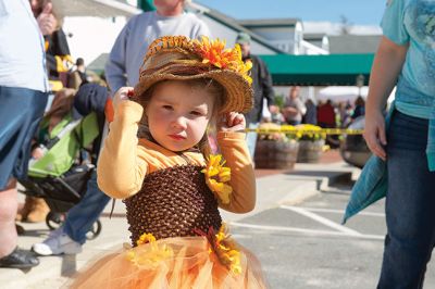 Plumb Corner Halloween
The center of Rochester was all spooked out on Saturday, October 15, at the annual Halloween festival where kids donned costumes and enjoyed trips through the haunted house, as well as refreshments and a dance party. Photos by Colin Veitch
