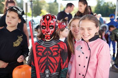 Plumb Corner Halloween
The center of Rochester was all spooked out on Saturday, October 15, at the annual Halloween festival where kids donned costumes and enjoyed trips through the haunted house, as well as refreshments and a dance party. Photos by Colin Veitch
