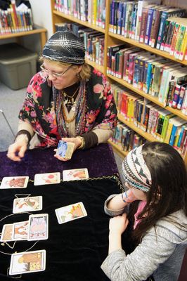 Take Your Child to the Library Day
The Plumb Library in Rochester participated in the national “Take Your Child to the Library Day” on Saturday, February 6. Encore Entertainment, Mr. Vinnie from The Toe Jam Puppet Band, and “Professor Trelawney” greeted kids and their families during the event that Children’s Librarian Lisa Fuller said was all about raising “library awareness.” Photos by Colin Veitch
