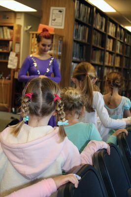 Plumb Ballet
Miss Bridget (Bridget Farias), a Junior Friend of the Plumb Library, hosted an introduction to ballet session on Friday morning, February 24. Little girls, some in ballet slippers, lined up in front of Miss Bridget to learn the four primary positions of ballet and read a story about ballerinas. Photos by Jean Perry
