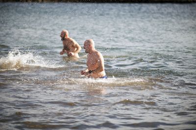 Making a Splash!
Making a Splash! Over 100 participants took the icy plunge into the frigid waters at Mattapoisett Town Beach on January 1 during the annual Freezin’ for a Reason Polar Plunge on New Year’s Day. Proceeds go to benefit the BAM Foundation, a local charity that fundraises to provide financial assistance to people who are facing cancer treatment. Photos by Colin Veitch
