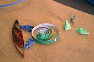 Quilled Out
Local kids ‘quilled out’ at the Mattapoisett Library on Saturday, November 4, with Children’s Services Director Jeanne McCullough, who passed on her quilling skills (a.k.a. paper filigree) to a group of eager new ‘quillers.’ Photos by Jean Perry
