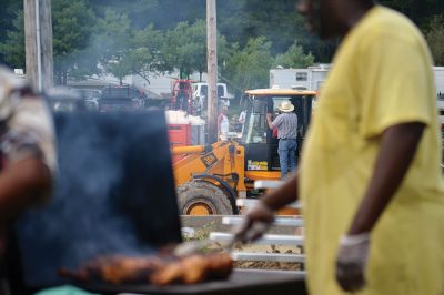 Farmers, Families, Fiddles 
Along with the sun on Saturday came the crowds to the Rochester Country Fair. Kid’s activities that were canceled on Friday resumed on Saturday under a blue sky. Photos by Jonathan Comey
