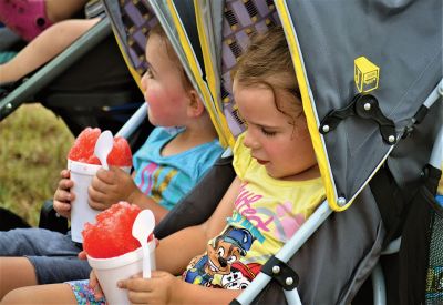 Farmers, Families, Fiddles 
Along with the sun on Saturday came the crowds to the Rochester Country Fair. Kid’s activities that were canceled on Friday resumed on Saturday under a blue sky. Photos by Jonathan Comey
