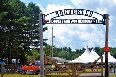 Farmers, Families, Fiddles 
Along with the sun on Saturday came the crowds to the Rochester Country Fair. Kid’s activities that were canceled on Friday resumed on Saturday under a blue sky. Photos by Jonathan Comey
