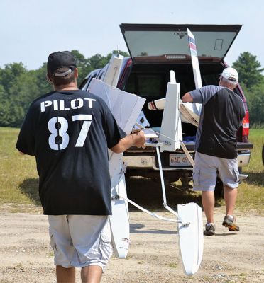 The Buzz Above Rochester 
Remote control airplane enthusiasts lined the shores of Mary’s Pond for the annual John Nicolaci Memorial Float Fly. Photos by Jonathan Comey
