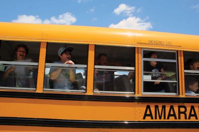 Rochester Memorial School
Rochester Memorial School students enjoyed their farewell to the 2022-23 school year on June 24, as RMS held its rowdy tradition featuring a faculty and staff orchestra serenading in song. Bus drivers took extra laps around the loop to the cheers of their families, as the children waved. Photos by Mick Colageo
