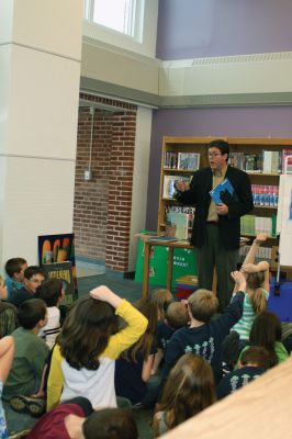 Kevin Hawkes at RMS
Award winning illustrator Kevin Hawkes visited Rochester Memorial School on May 4 - sharing his stories, inspiration and even offering live art demonstrations to eager groups of students. Photos by Laura Fedak Pedulli
