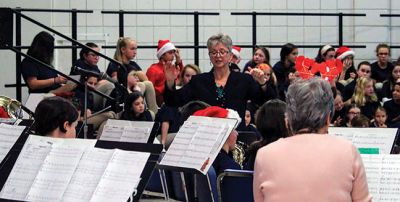 Rochester Memorial School 
The Rochester Memorial School Chorus, Band, and Jazz Band treated the RMS community to a festive performance on December 20, inviting everyone to sing along to usher in the holiday spirit. Photos by E.O. Bednarczyk
