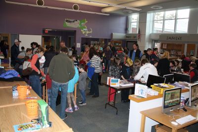 RMS STEAM Night
Rochester Memorial School hosted a STEAM night (Science, Technology, Engineering, Arts, Mathematics) on Thursday, March 30, in the RMS library. Students and parents enjoyed various hands-on stations featuring materials such as wooden sticks, clips, and plastic straws for engineering and building, as well as technology stations using “ozobots” to explore robotics. Photos by Jean Perry
