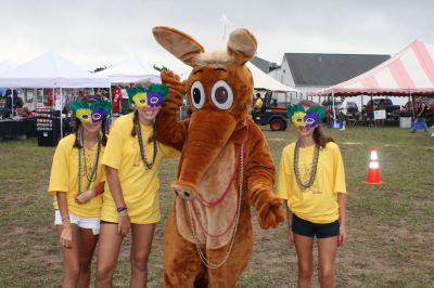 Aardvark at the Fair
The Wanderer's aardvark visited the Rochester Country Fair on August 22, 2009 and took some time to see the sights and pose with some visitors.
