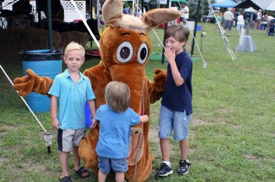 Aardvark at the Fair
The Wanderer's aardvark visited the Rochester Country Fair on August 22, 2009 and took some time to see the sights and pose with some visitors.
