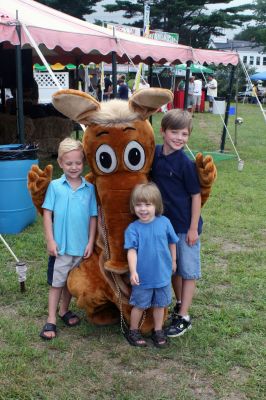 Aardvark at the Fair
The Wanderer's aardvark visited the Rochester Country Fair on August 22, 2009 and took some time to see the sights and pose with some visitors.
