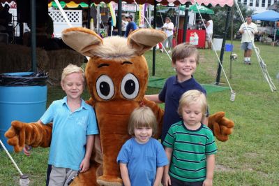 Aardvark at the Fair
The Wanderer's aardvark visited the Rochester Country Fair on August 22, 2009 and took some time to see the sights and pose with some visitors.
