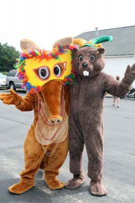 Aardvark at the Fair
The Wanderer's aardvark visited the Rochester Country Fair on August 22, 2009 and took some time to see the sights and pose with some visitors.
