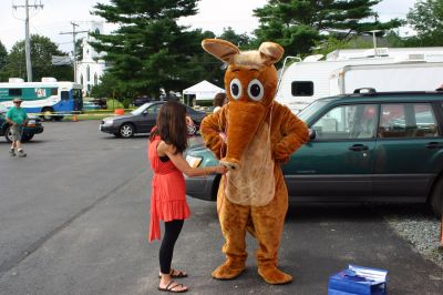 Aardvark at the Fair
The Wanderer's aardvark visited the Rochester Country Fair on August 22, 2009 and took some time to see the sights and pose with some visitors.
