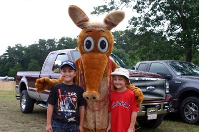 Aardvark at the Fair
The Wanderer's aardvark visited the Rochester Country Fair on August 22, 2009 and took some time to see the sights and pose with some visitors.
