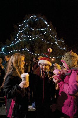 Rochester Christmas Tree Lighting
Rochester held its annual tree lighting on Monday night, December 7, in front of the Town Hall. Hundreds attended and greeted jolly old Saint Nick as he rode in on the town’s new yellow fire tower truck. RMS students in the band and chorus sang Christmas carols and guests enjoyed complimentary cider and cocoa inside Town Hall afterwards. Photos by Colin Veitch
