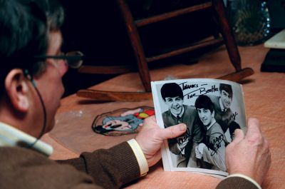 Antiques in Rochester
The Beatles make an appearance at the November 29, 2009 Rochester Womens Club Antiques and Collectibles show. The signed photo of the Fab Four appeared to be the real thing, but antiques and collectibles expert Frank McNamee said that the signatures were just a facsimile and were usually sent out to fans who wrote to the band. 
