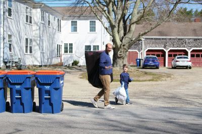 Rochester Women’s Club Earth Day Cleanup 
Saturday’s Rochester Women’s Club Earth Day Cleanup event. Families and friends were out and about, along with members of Boy Scout Troop 31, pulling all sorts of unpleasant surprises from the roadside. Photo by Mick Colageo
