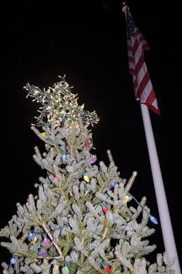 Rochester Christmas Tree
The town enjoyed a beautiful Monday evening and a large turnout, as children gathered on the steps of Town Hall to sing carols, and Santa Claus arrived with a Fire Department escort to hand out candy canes. Photos by Mick Colageo
