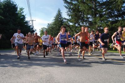 Rochester Road Race 
The Rochester Road Race saw 348 runners finish on August 13, 2011. Although there were 20 fewer runners from last year, the event still managed to raise 453 pounds of food for Damien's Pantry in Wareham. The men's winner was Julien De Marian of Paris, France, with a time of 15:57, and the women's winner was Jennifer Almeida of Acushnet with a time of 20:19. 
