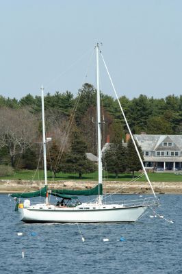 Ready to Sail
Many people took advantage of the recent unseasonably warm weather. Photo by Robert Chiarito
