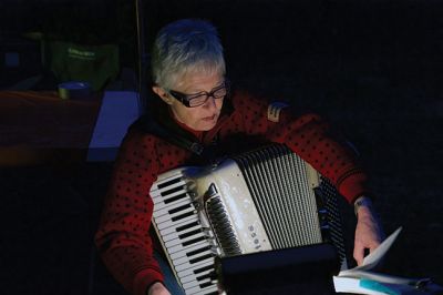 Salty’s Silvery Moon Soiree
On October 25, families gathered around the fire with Salty the Seahorse to enjoy some storytelling and the general splendor of nighttime in Dunseith Gardens. Salty’s Silvery Moon Soiree is a fall tradition sponsored by the Mattapoisett Land Trust. Guests enjoy s’mores and cider, music, and stories told by Toby Gills. Center School students created special lanterns for the event. Photos by Colin Veitch
