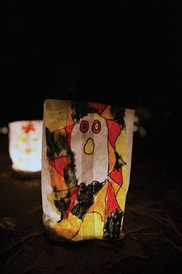Salty’s Silvery Moon Soiree
Saturday, October 22, was the date for the Mattapoisett Land Trust’s annual event, “Salty’s Silvery Moon Soiree” at the MLT’s Dunseith Gardens property. Families enjoyed refreshments, ghost stories by the bonfire, and spooky-themed crafts. Photos by Colin Veitch
