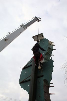 Salty Santa
Salty the Seahorse got his Santa hat on Friday, December 6, courtesy of the Mattapoisett Land Trust and with the help of Brownell Systems, Inc. Salty in his hat is a sure sign that the holiday season has begun in Mattapoisett. Photos by Jean Perry
