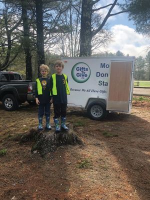 Cleaning Marion
Tabor students and Cub Scouts worked together to clean Washburn Park and nearly filled a GiftsToGive truck with donated items, while the Boy Scouts spent the day cleaning up County Road. Photos courtesy Marion Scout Pack/Troop 32
