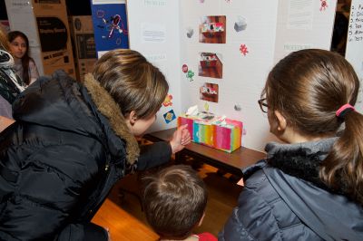 Sippican Science Fair
Everyone was “sciencing” on Friday night, March 31, at Sippican School for the annual Sippican Science Fair. Photos by Colin Veitch
