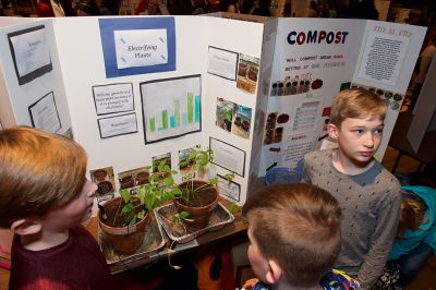 Sippican Science Fair
Everyone was “sciencing” on Friday night, March 31, at Sippican School for the annual Sippican Science Fair. Photos by Colin Veitch
