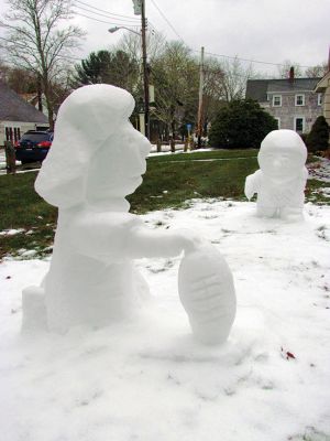 Snow Sculpturer Timothy Wade
Snow Sculpturer Timothy Wade was at it again on Friday with a Lucy and Charlie Brown display at Front and South Streets in Marion. Photo by Joan Hartnett-Barry
