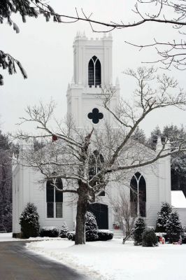 First Snow
A winter wonderland descended upon the Tri-Town overnight on Sunday, December 19, 2010, blanketing the towns with snow just in time for the holidays. Photos by Laura Pedulli. 
