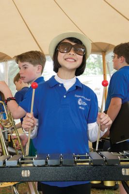 Annual Marion SpringFest
May 9 was the day of the Annual Marion SpringFest sponsored by the Sippican Lands Trust and the Tree and Parks Committee! There was a performance by the Toe Jam Puppet Band, a Birds of Prey demonstration, face painting, and a rock-climbing wall. All over Marion on Saturday you could see signs on the spring season, including the Recreation Department’s annual event, “Touch a Truck.” Photos by Colin Veitch
