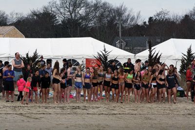 Tabor Academy Plunge
Tabor Academy students and faculty’ took the plunge’ on January 22 during the school’s first annual Polar Plunge to benefit Special Olympics, raising $12,300! Temps were in the 50s, but the water was a cool 45 degrees. Photos by Jean Perry
