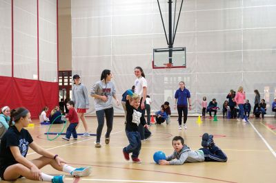 Special Olympics Young Athletes
Roughly 120 Tabor Academy students volunteered on January 10 to assist with the school’s first session of the Special Olympics Young Athletes™ program held at Tabor. The program offers children ages 3-7 with intellectual and developmental disabilities opportunities to engage in physical activities vital to mental and physical growth. Spearheaded by Math teacher Tim Cleary and Tabor senior Molly Bent, sessions continue January 17 to March 6 (no session February 7) at 2:00 pm at the Fish Center for Athletics 
