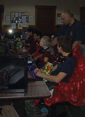 Teknite
Rochester Boy Scouts and Girl Scouts at the start of a 12-hour marathon of gaming and fun challenges held at the Rochester Grange on Saturday night. Photos by Deina Zartman
