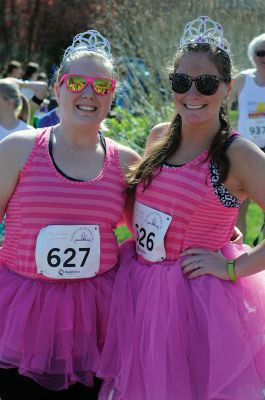 8th Annual Tiara 5K Mother’s Day Race
The Women’s Fund held their 8th Annual Tiara 5K Mother’s Day Race, Walk and Fun Run on a lovely Sunday morning. Dozens turned out to enjoy the music, activities and lovely village course. For more information on the Women’s Fund visit: www.womensfundsema.org. Photos by Felix Perez
