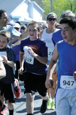 8th Annual Tiara 5K Mother’s Day Race
The Women’s Fund held their 8th Annual Tiara 5K Mother’s Day Race, Walk and Fun Run on a lovely Sunday morning. Dozens turned out to enjoy the music, activities and lovely village course. For more information on the Women’s Fund visit: www.womensfundsema.org. Photos by Felix Perez
